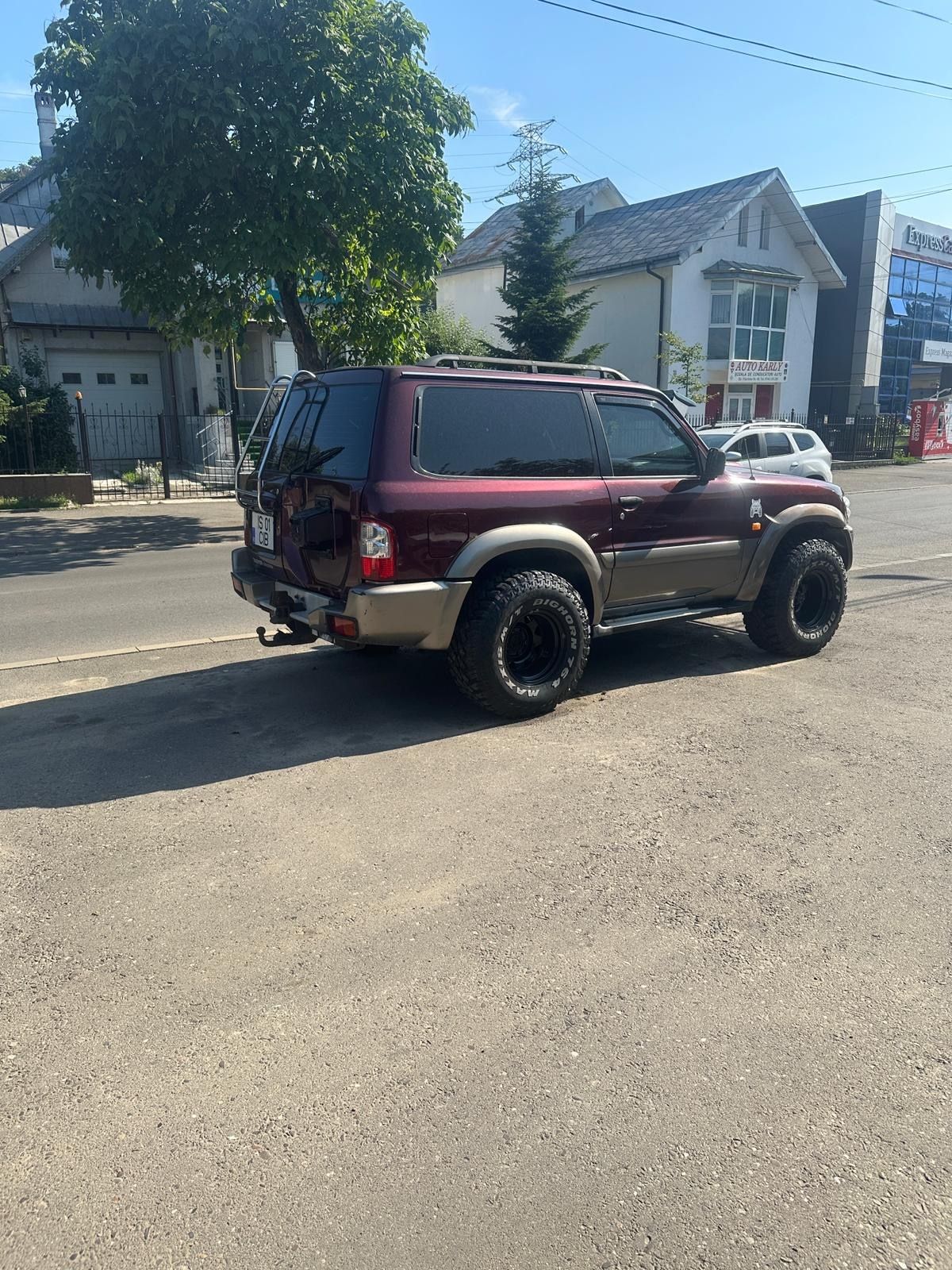 Nissan Patrol Y61 autoutilitară