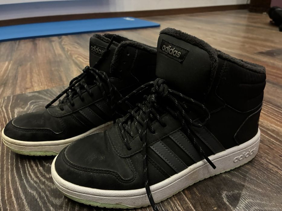 4 чифта Спортни обувки N40 за 80 лв.