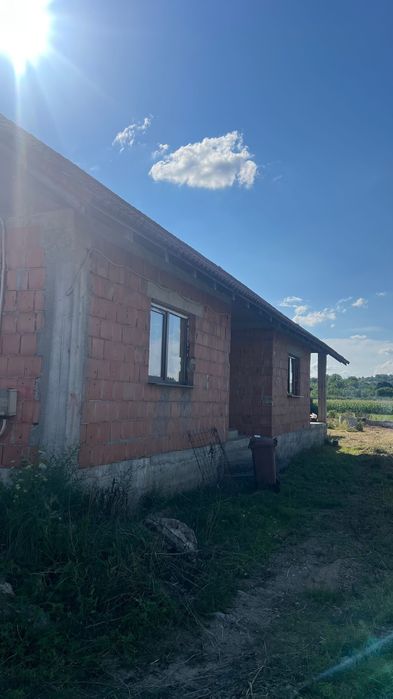 Casă de vânzare ,3 km de Ulmeni, zonă liniștită