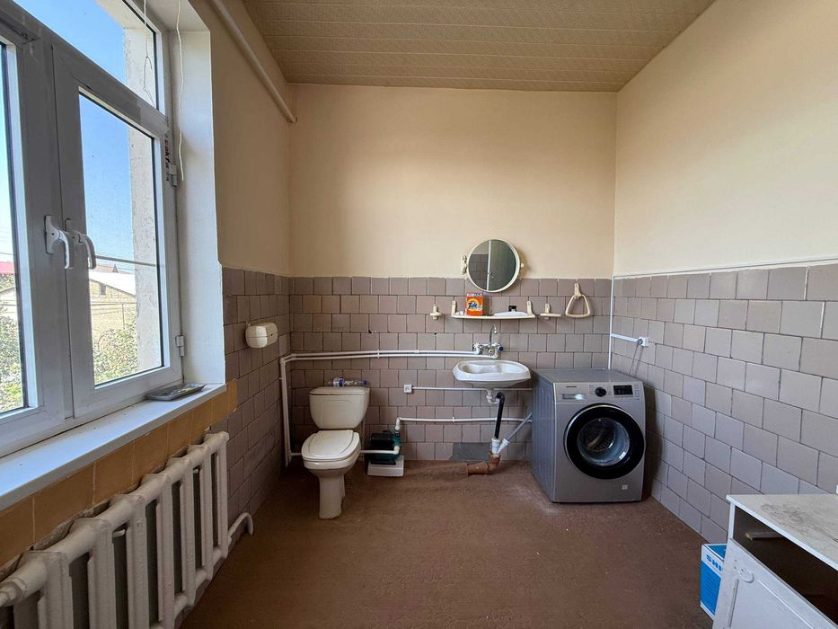 BUXORODA TAYYOR 8 Sotiqli hovli sotiladi