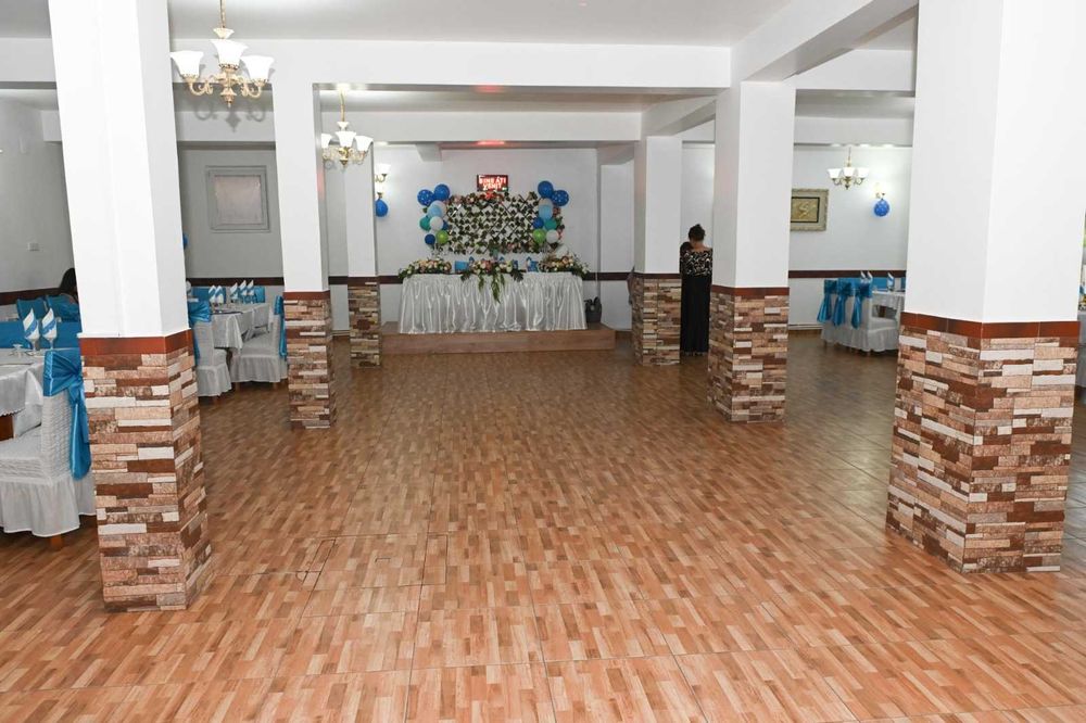Vând două clădiri comerciale in Nereju [afacere la cheie)