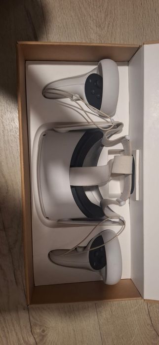 Oculus meta quest 2 cu accesorii și cutie