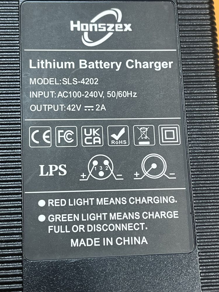 Зарядно за тротинетка 42V волта 2 A XLR  SLS -4202