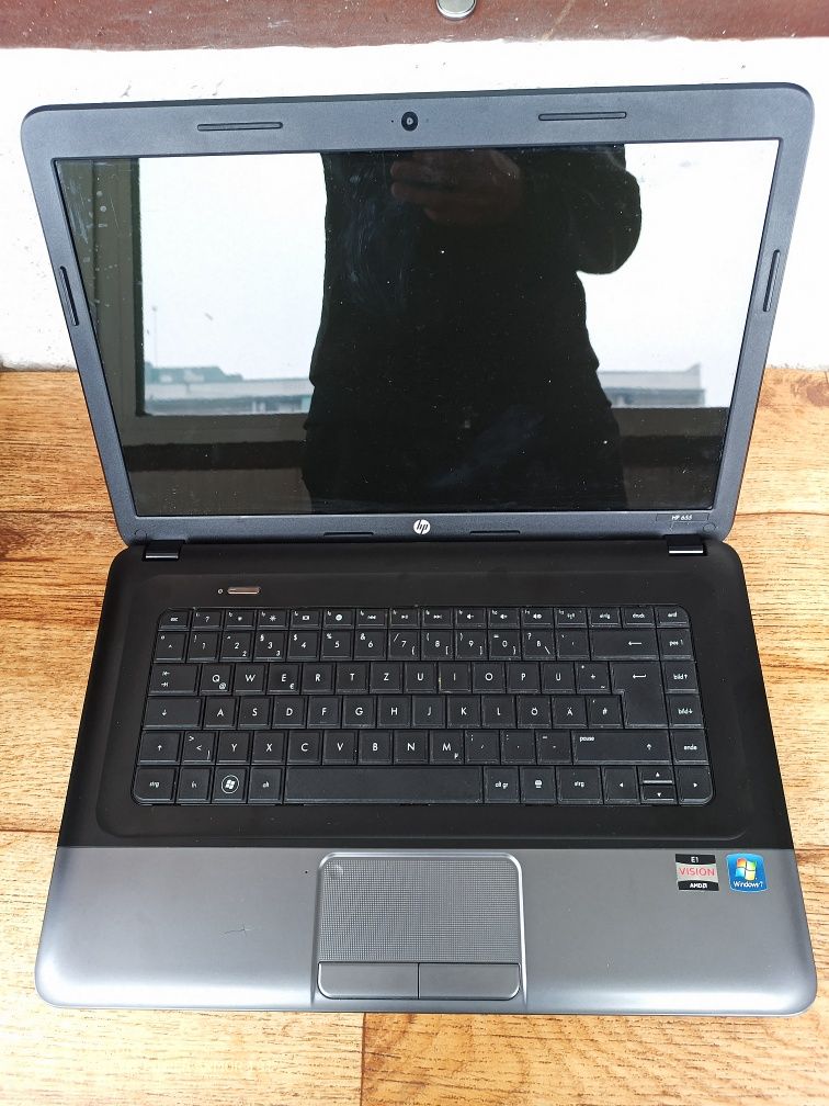 HP 655 лаптоп и зарядно