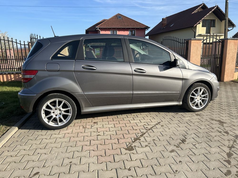 Vand Urgent  Mercedes B classe 2012 1,6 benzina Euro 5