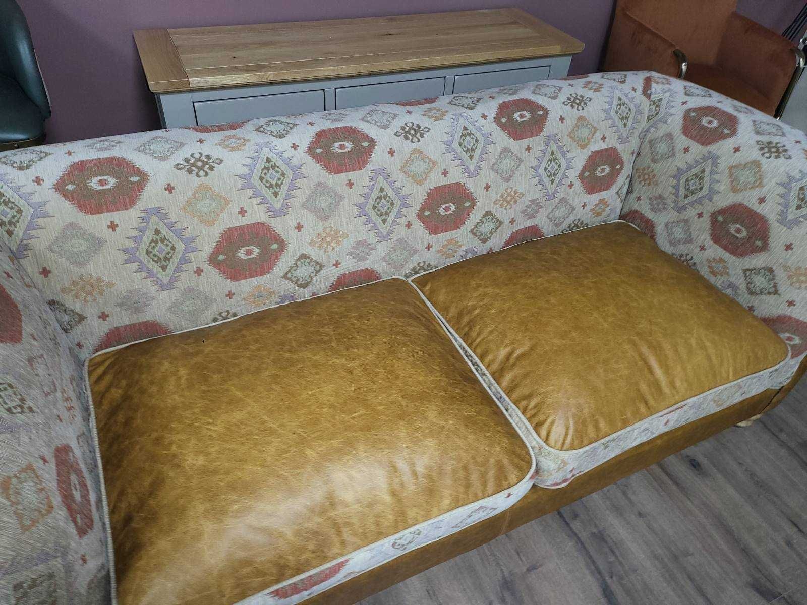 Комплект дивани тройка и двойка от плат и кожа тип Честърфийлд