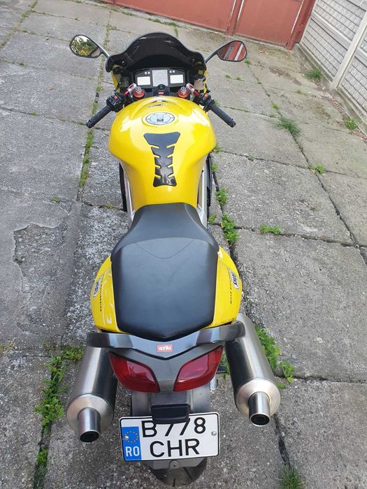 Motocicleta Aprilia SL Falco 1000