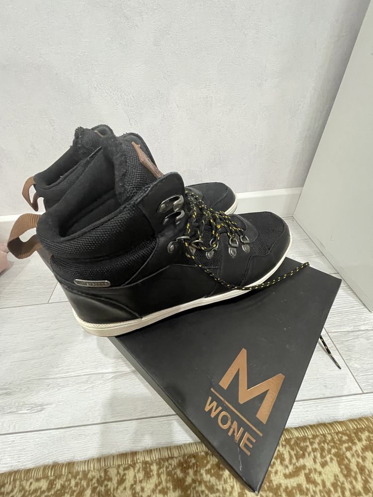 Продам мужской обувь M WONE