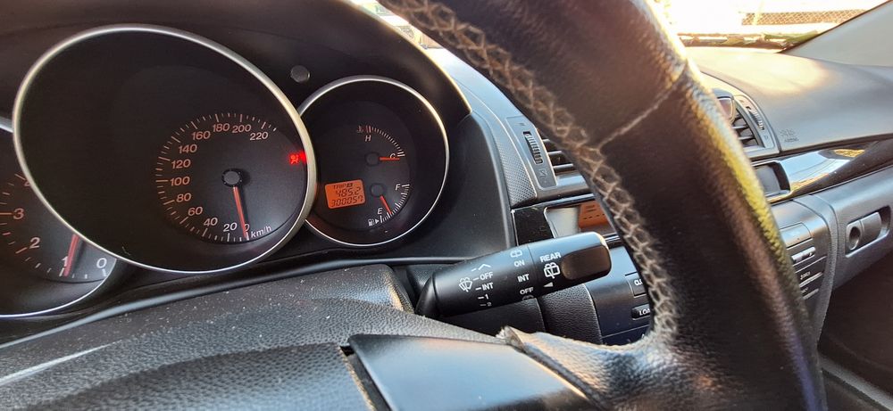 Продавам Мазда 3 1.6 дизел 2005г.