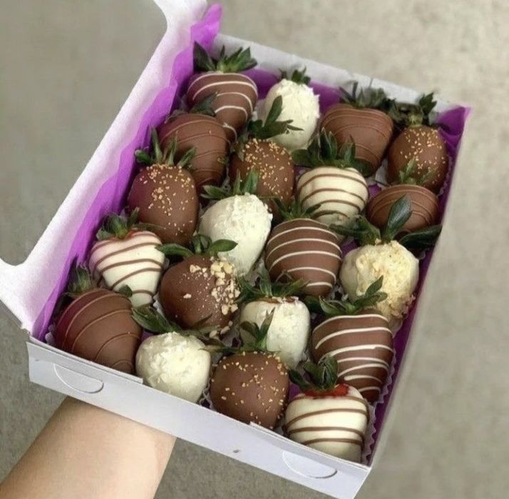 Клубника в шоколаде. Сладкий подарок на новый год. Букет. Астана RED