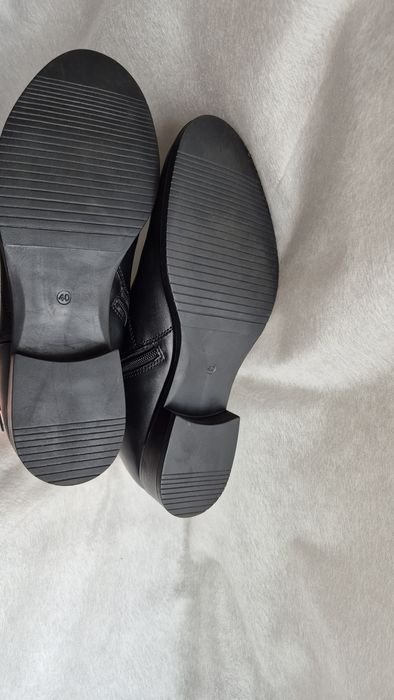 Ghete piele naturala Ellen Black nr.40 Stare de nou