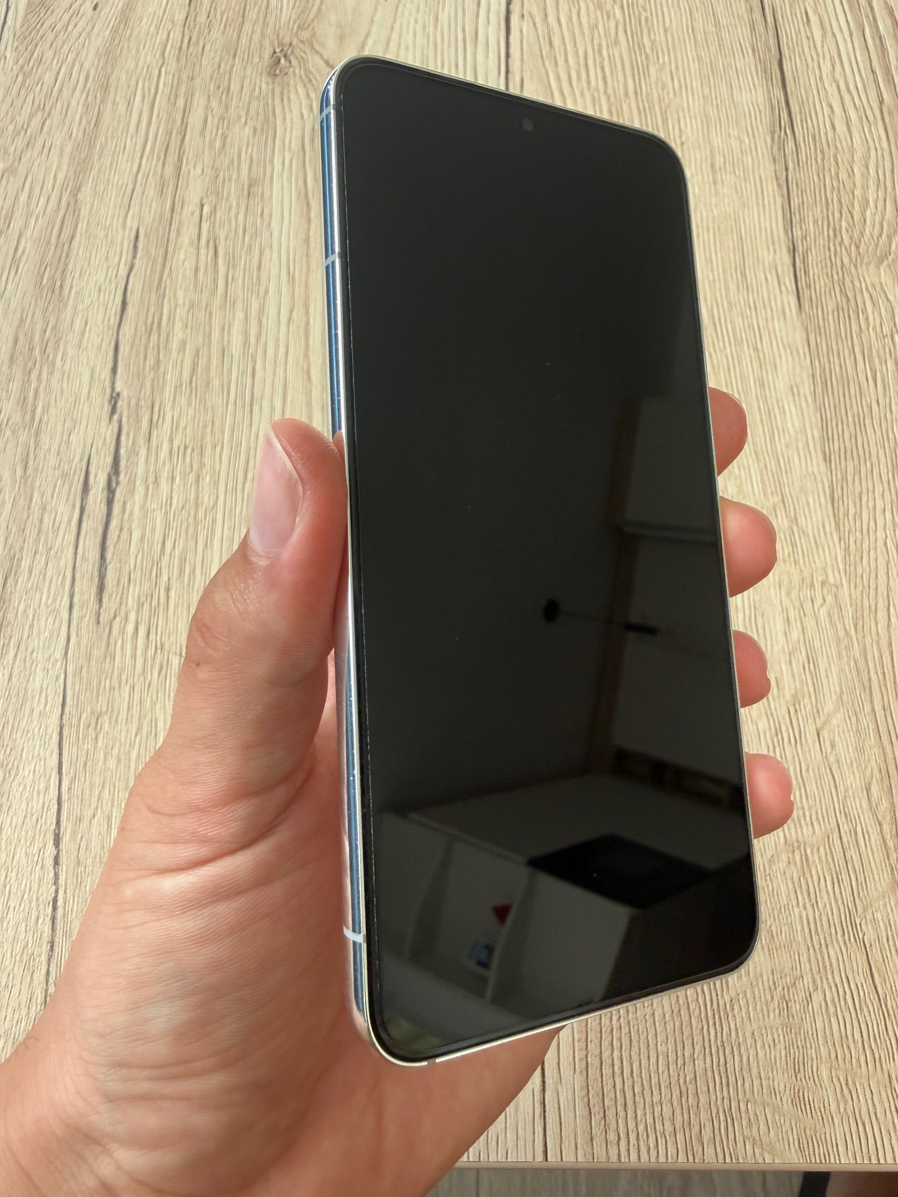 Samsung Galaxy S22, бял, 256 GB, отлично състояние