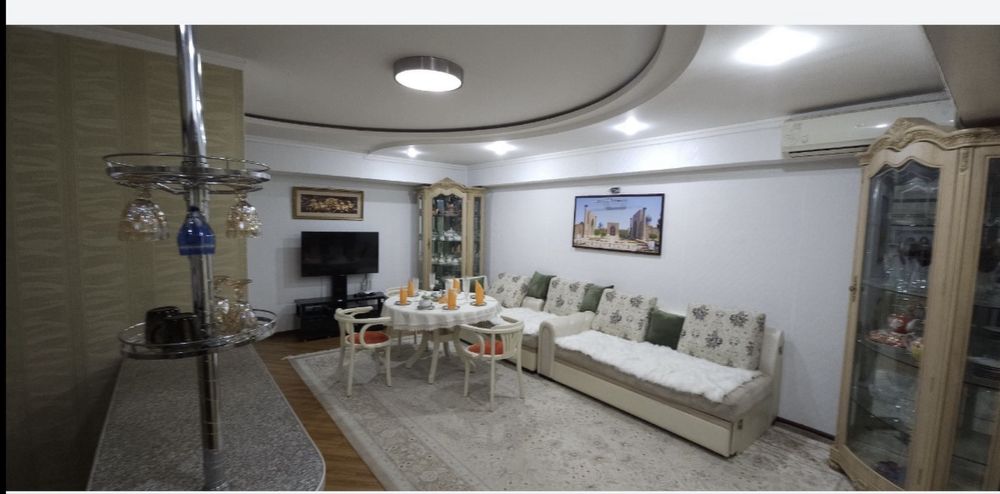 Arenda Навоий куча  метро Алай бозор Йигитларга