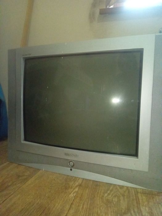 Televizor eski rusumdagi