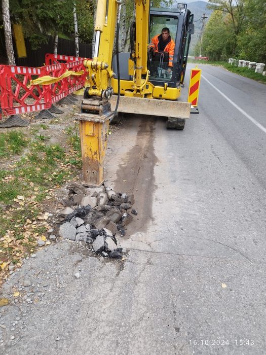 Inchiriez excavator