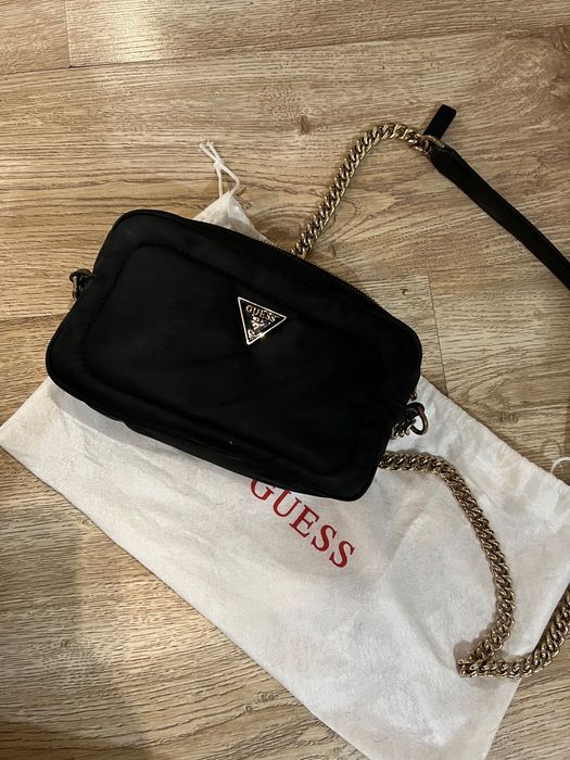 Оригинална чанта guess