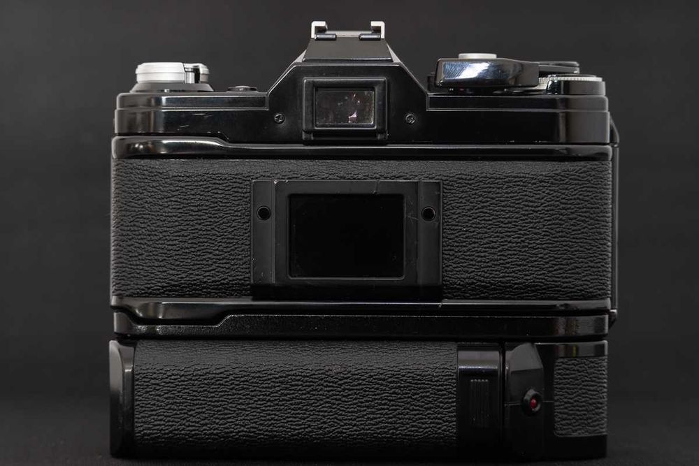 Aparat SLR Canon AE-1 cu obiectiv Canon 50 1.8 si auto winder