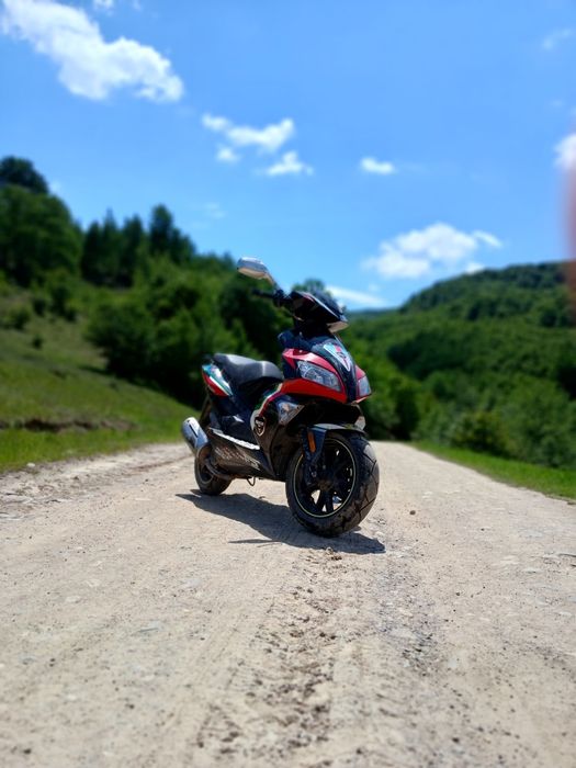 Vând scuter 49cc