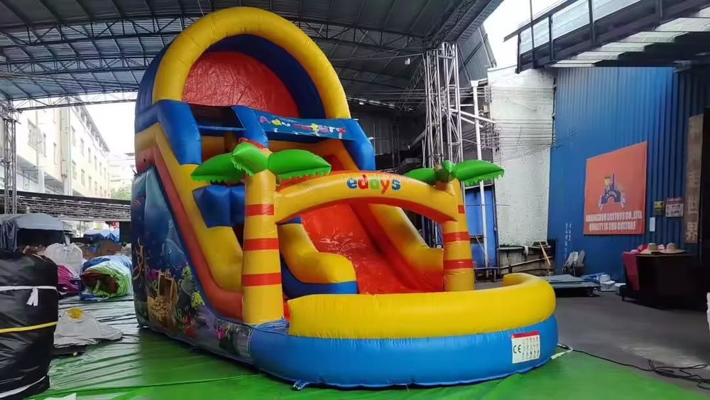 Vand tobogan gonflabil