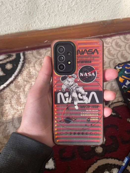 Telefon A 52 holati yaxshi aybi yoʻq karobka dokument bor xotirasi 128