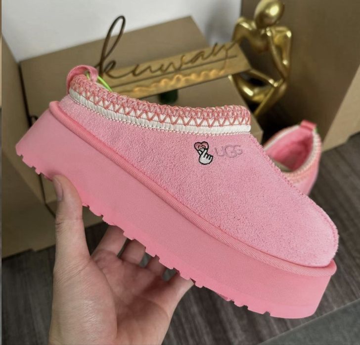 -Ugg Pink Suede Slip-