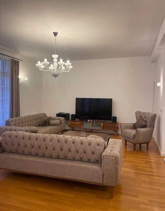 Дава се под наем Двустаен апартамент в Бургас, Славейков - 68 кв.м за 204 € - Снимка #2