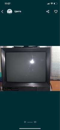 Продавам телевизор PANASONIK с оригиналното му дистанционно