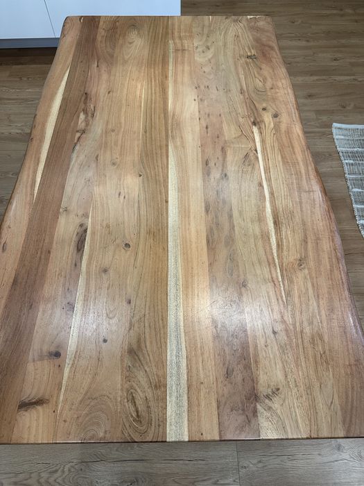 Masa din stejar cu picioare negre