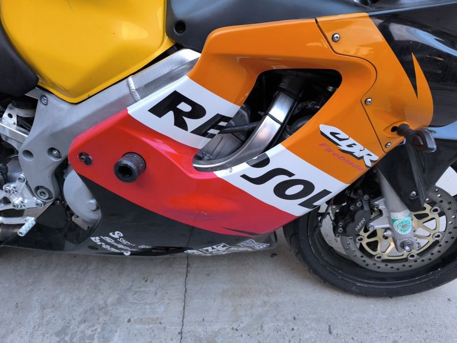 Honda cbr f4 Само на части хонда цбр