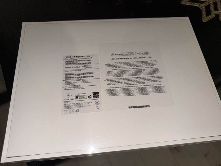Apple Macbook air 13.6 M2 8gb ram, 256 ssd