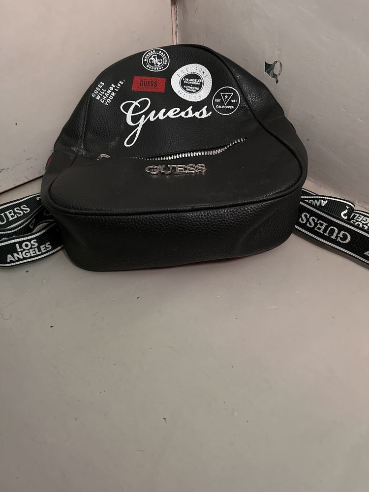 Дамска раница Guess