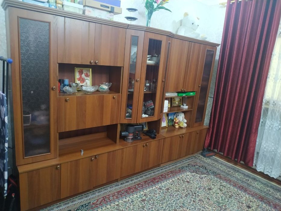 Продаётся стенка б/у в хорошем состоянии.