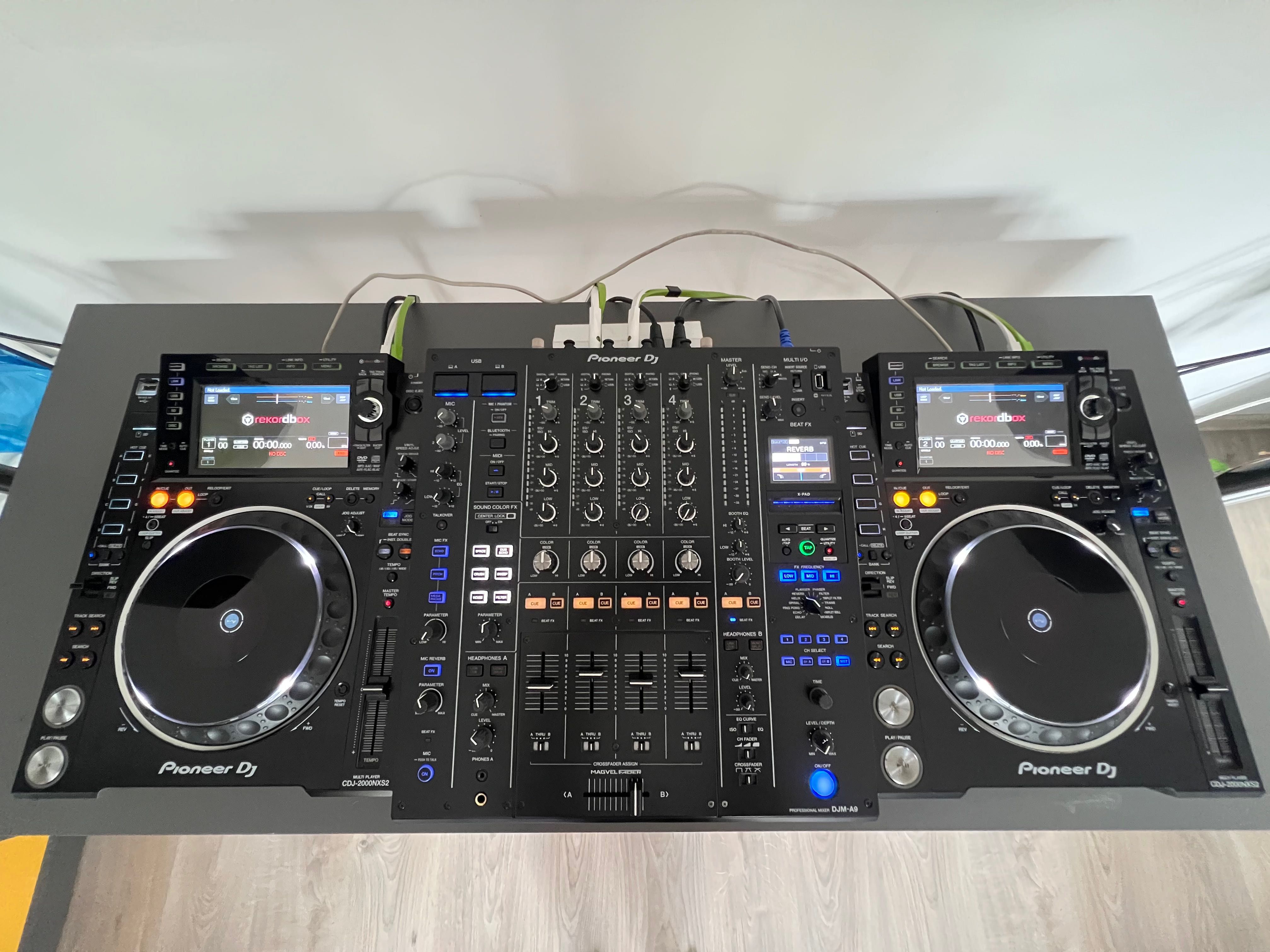 Pioneer CDJ-2000 NEXUS+Pioneer DJM - A9