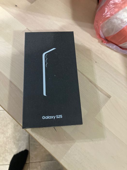 Samsung S25 128gb нов с гаранция