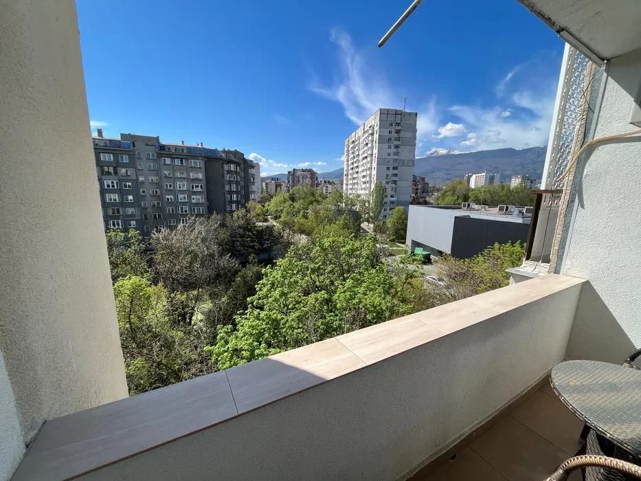 Двустаен в ж.к. Дървеница