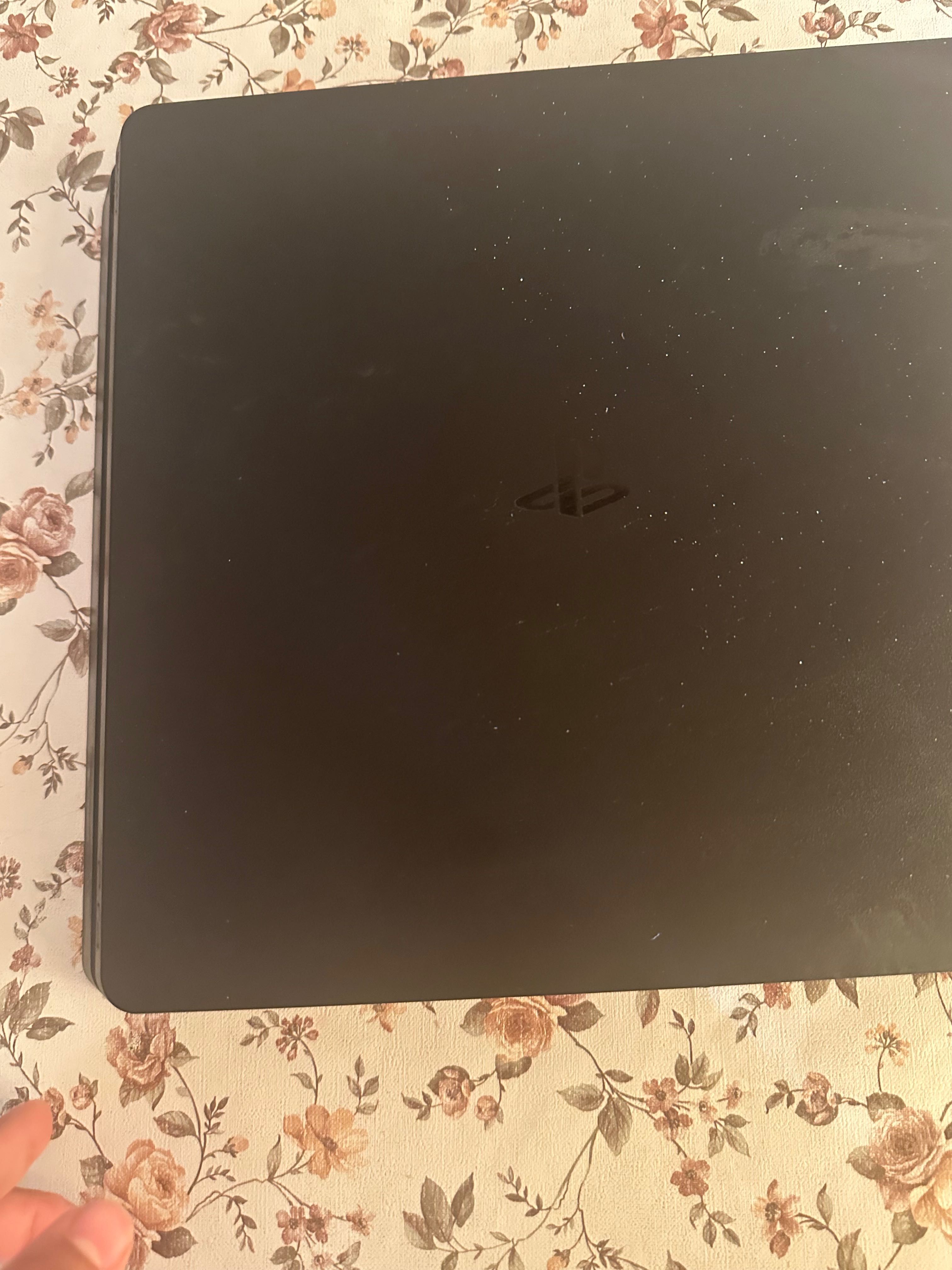 Playstation 4 slim