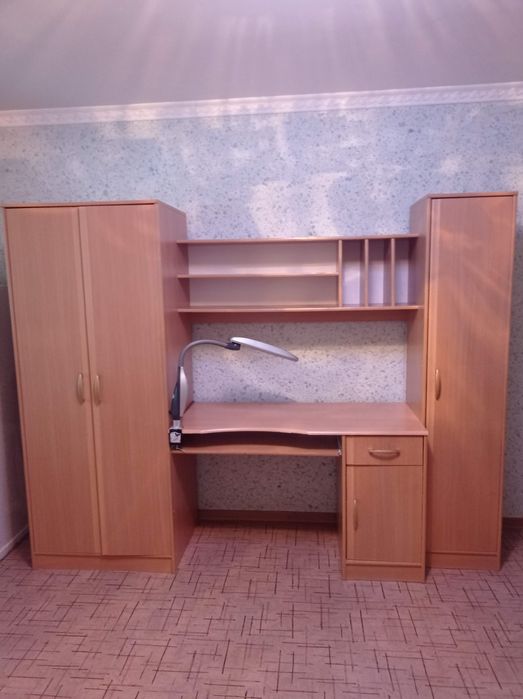 Продам детскую стенку и диван вместе