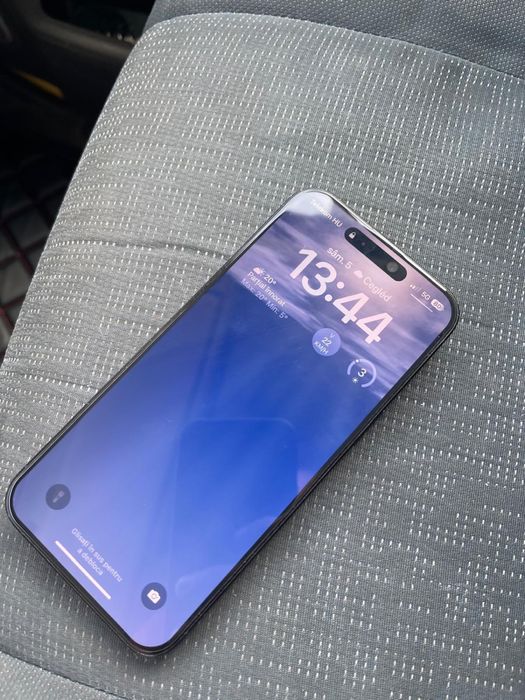 Vand Iphone 15 pro max 256gb ,cumparar de nou