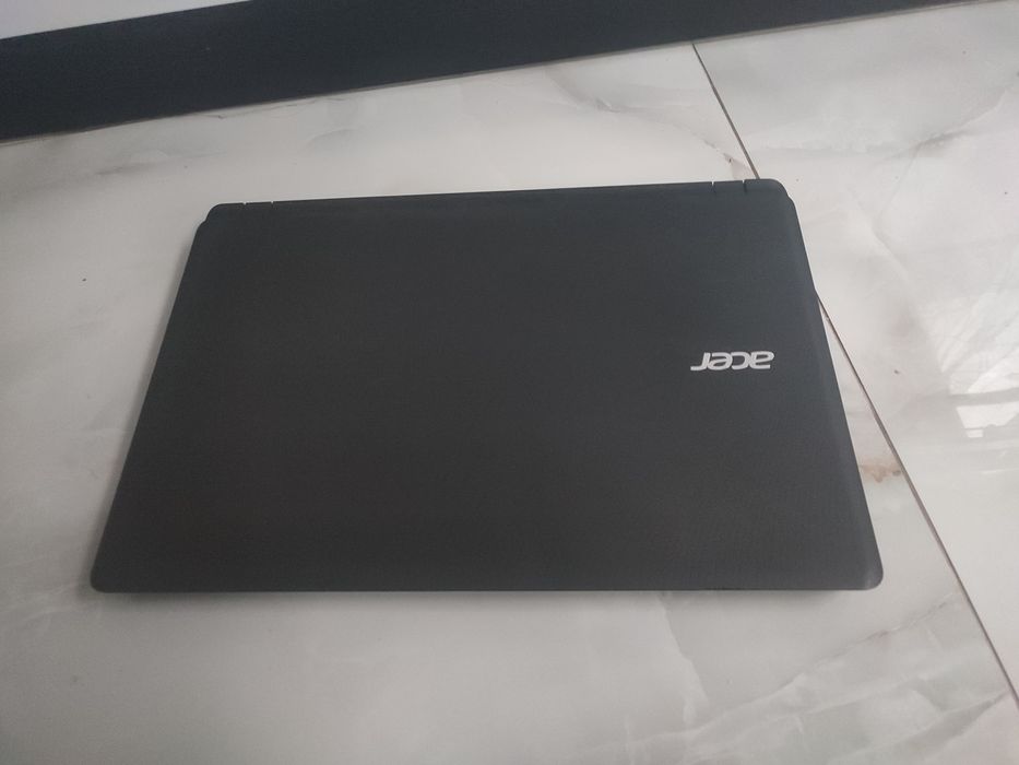 Laptop Acer ES1-533 - intel/4gb/128gb/Video intel/Baterie 2h