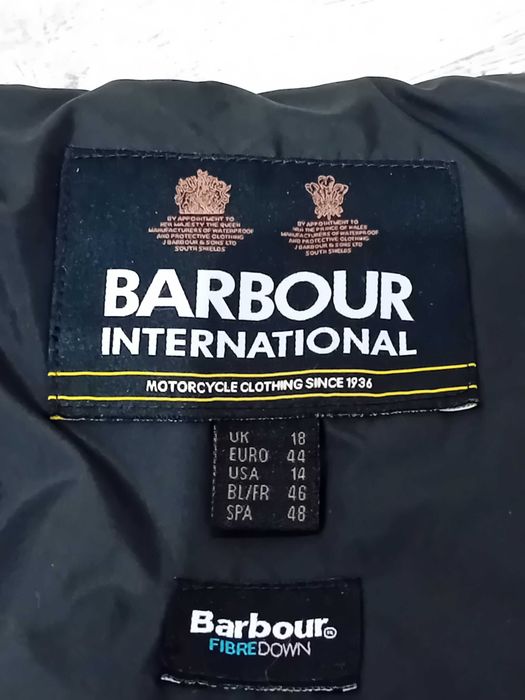 Vestă lungă Barbour B. INTL BOSTON GILET FibreDown, mărimea 44-46