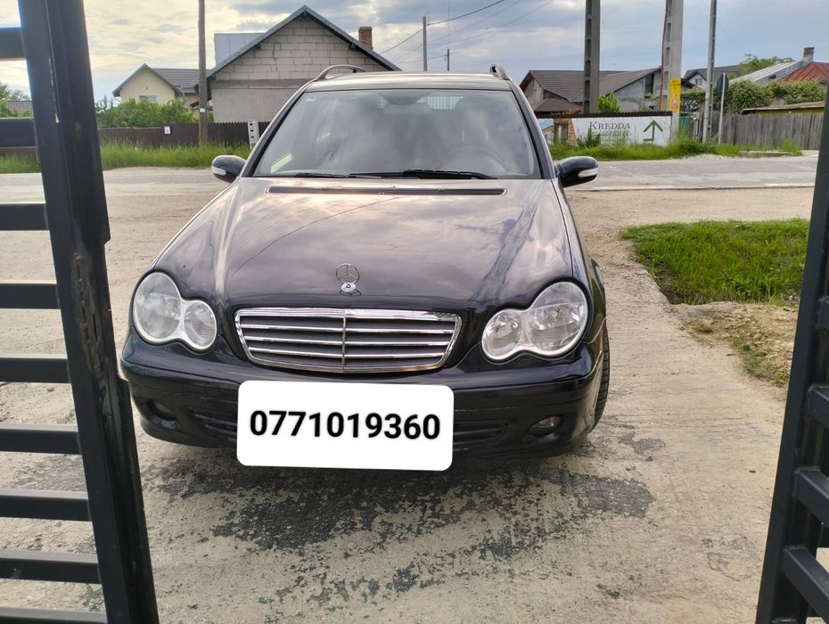 Mercedes C-class C220  / 2.2 CDI  / Cutie automata / Clima / Pilot /E4
