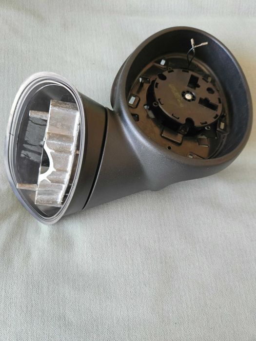 Мини Mini ляво огледало с черна капачка 180лв.