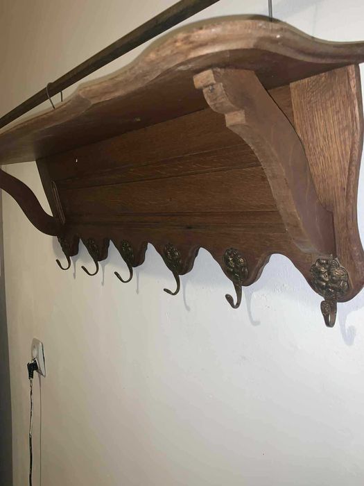 Cuier de perete din lemn cu aghatatori di bronz