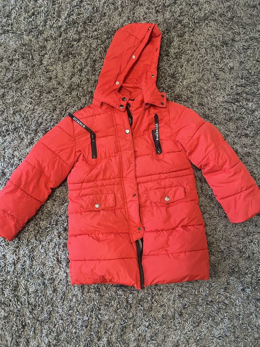 Продам зимнюю куртку на мальчика.