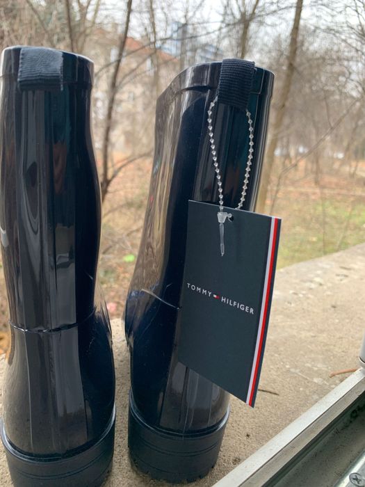 Tommy Hilfiger • Цената е твърда