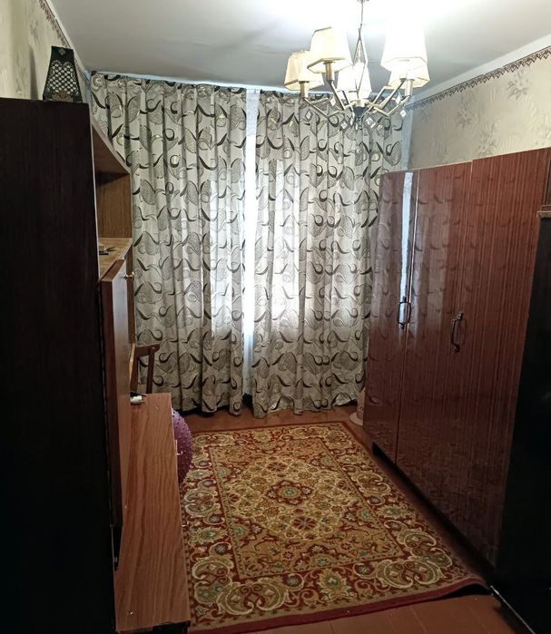 Продаётся своя 3-х комнатная квартира в районе Дворца химиков.