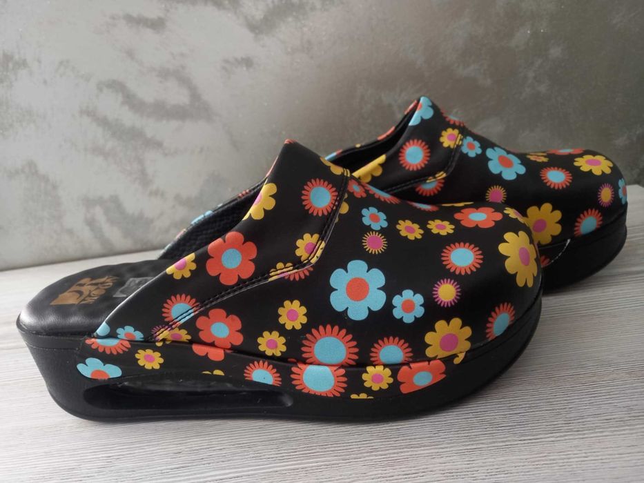 Медицински чехли / сабо номер 39