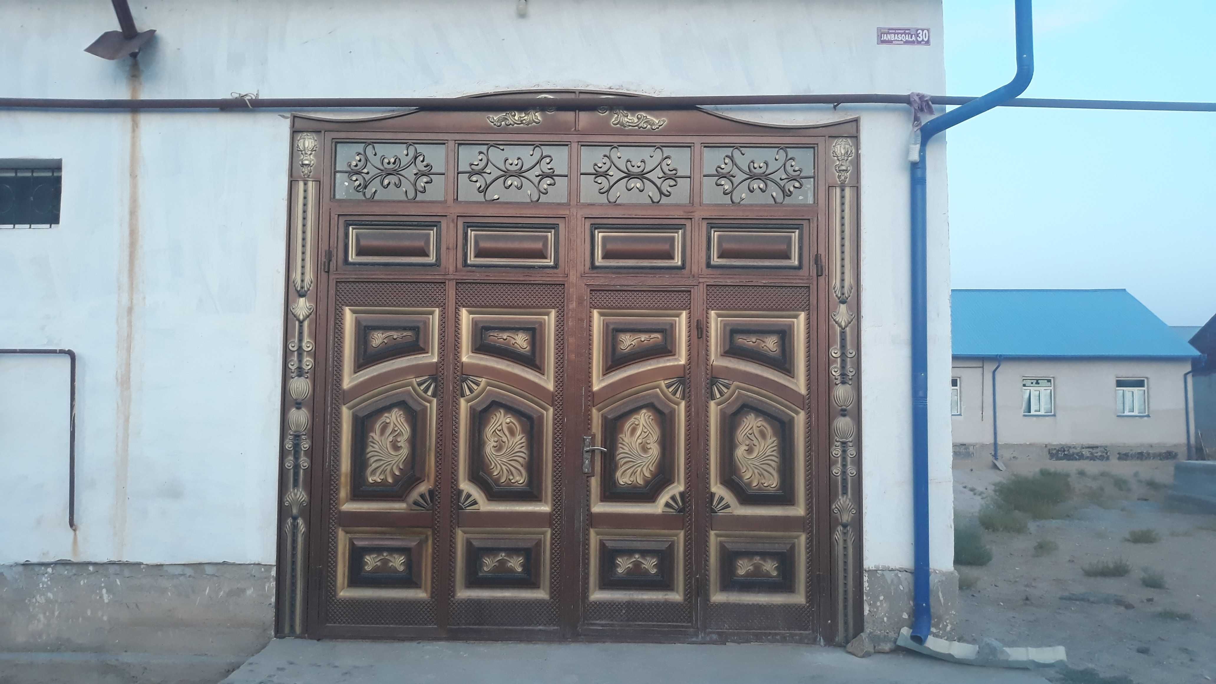 Temir dàrwaza, razmer 2,80x2,80.