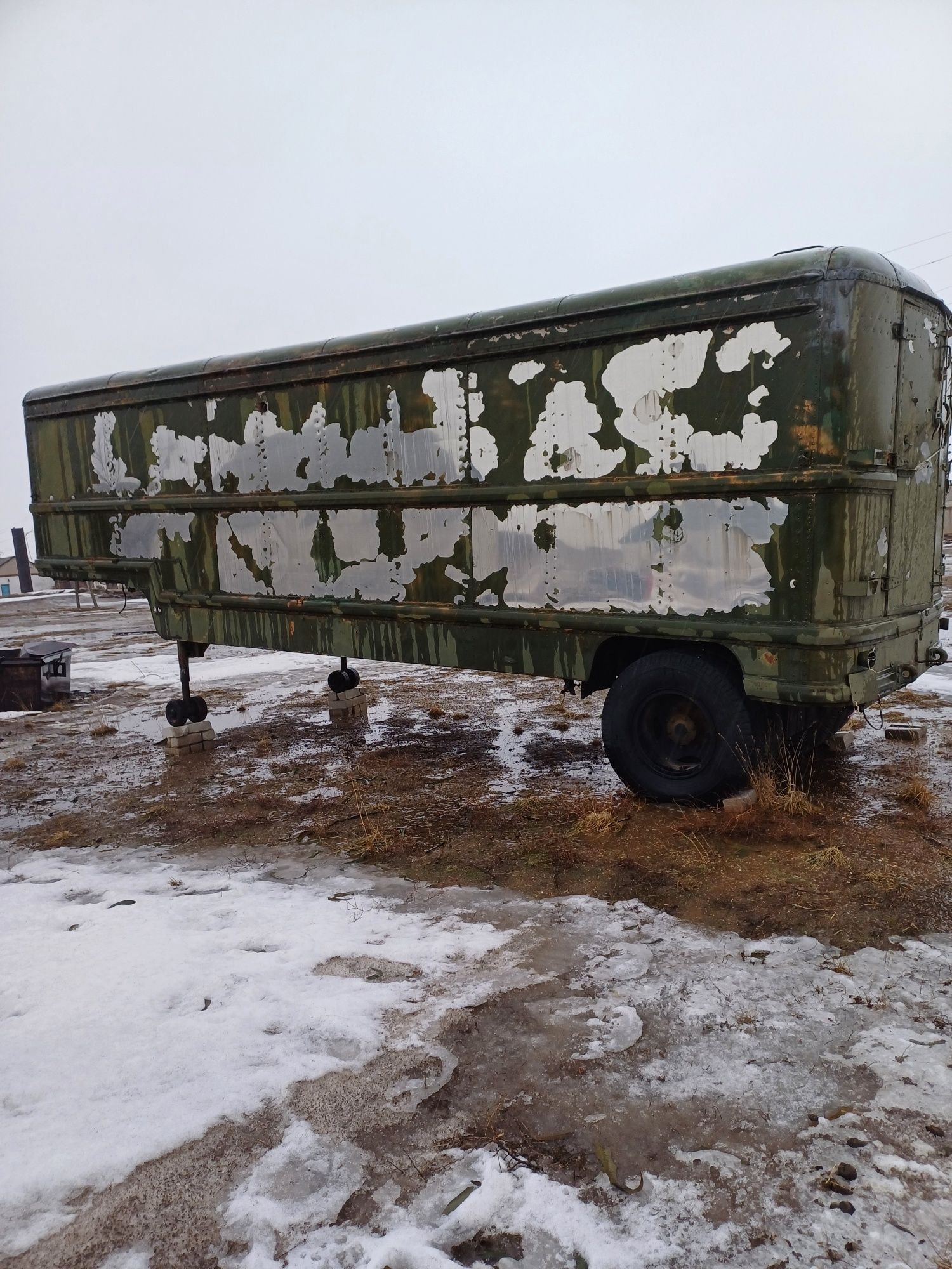 Жилой вагон на колёсах