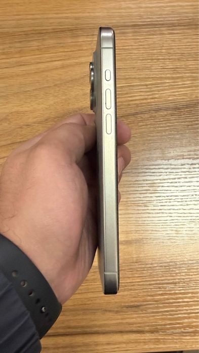 Продаю Iphone 15 pro max 256 gb e-sim